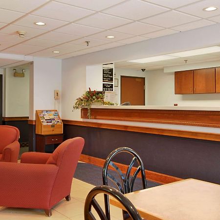 Super 8 By Wyndham Manchester Airport מראה פנימי תמונה