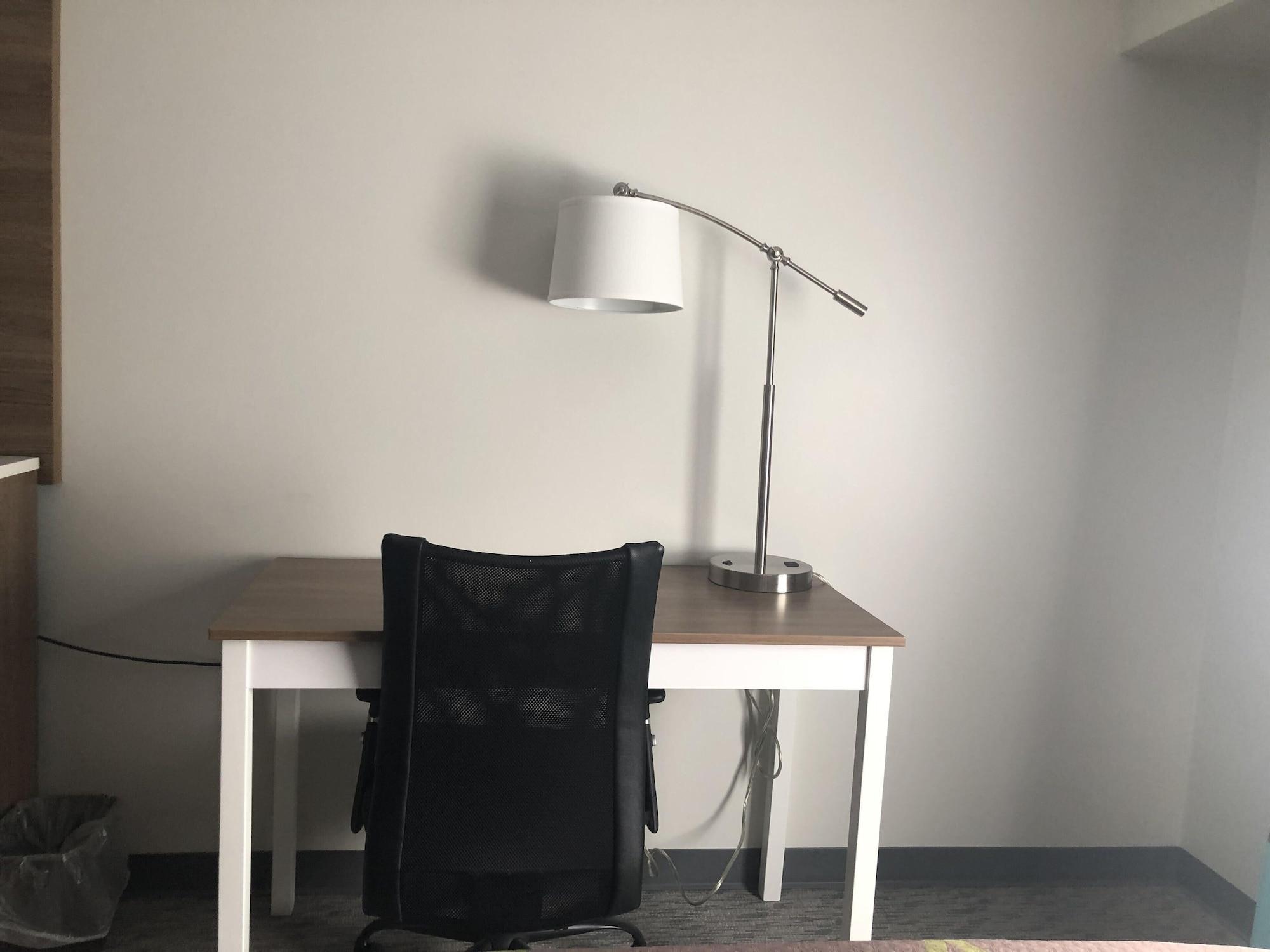 Super 8 By Wyndham Manchester Airport מראה חיצוני תמונה