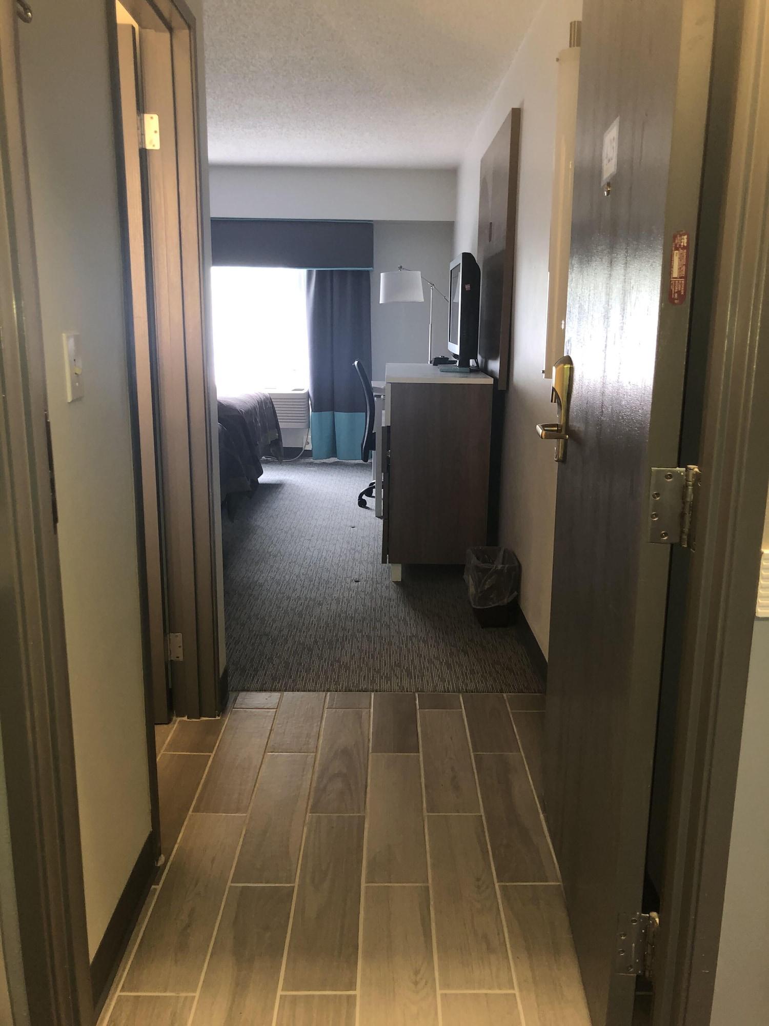 Super 8 By Wyndham Manchester Airport מראה חיצוני תמונה
